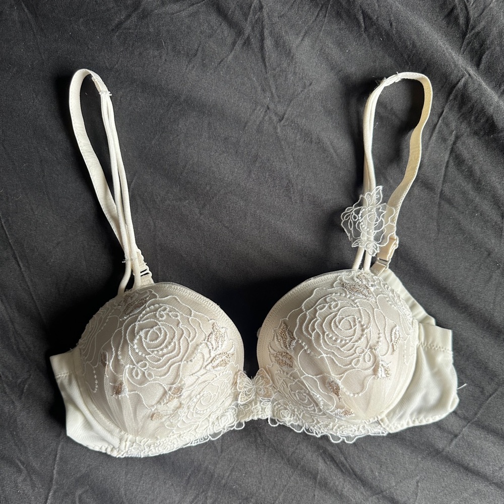 Anna Sui Cream Lace Push-up Bra